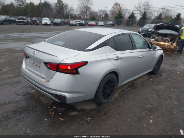 Nissan Altima 2.5 S Image 3