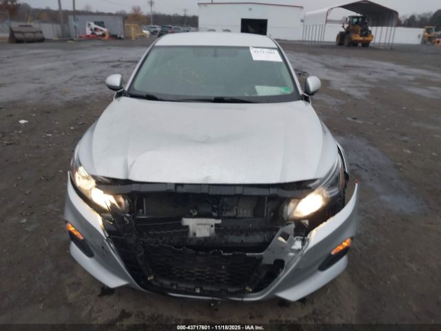 Nissan Altima 2.5 S Image 8