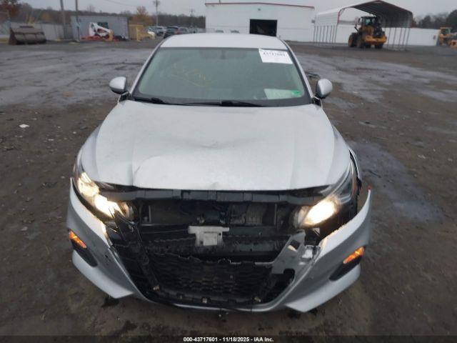 Nissan Altima 2.5 S Image 8