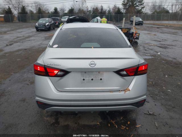 Nissan Altima 2.5 S Image 14