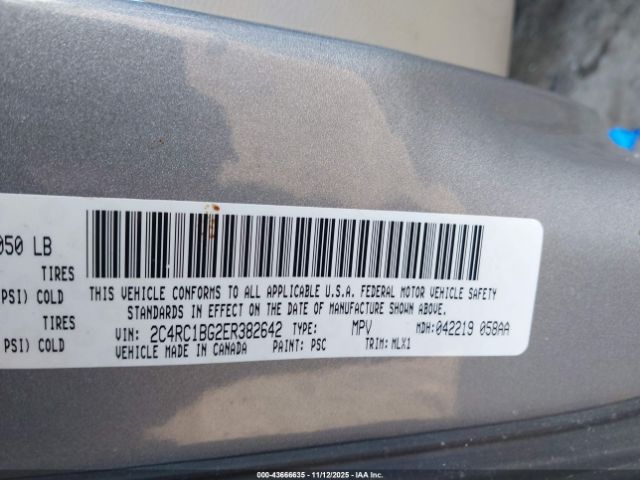 Chrysler Town & Country Touring Image 12