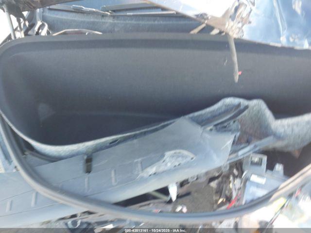 Tesla Model X Image 16