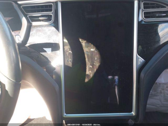 Tesla Model X Image 7