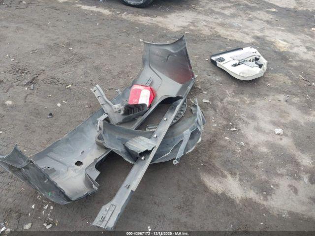 Subaru Crosstrek 2.0i Limited Image 12