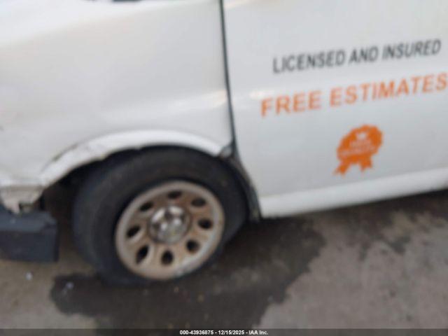 Chevrolet Express Work Van Image 3