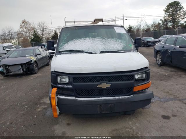 Chevrolet Express Work Van Image 9