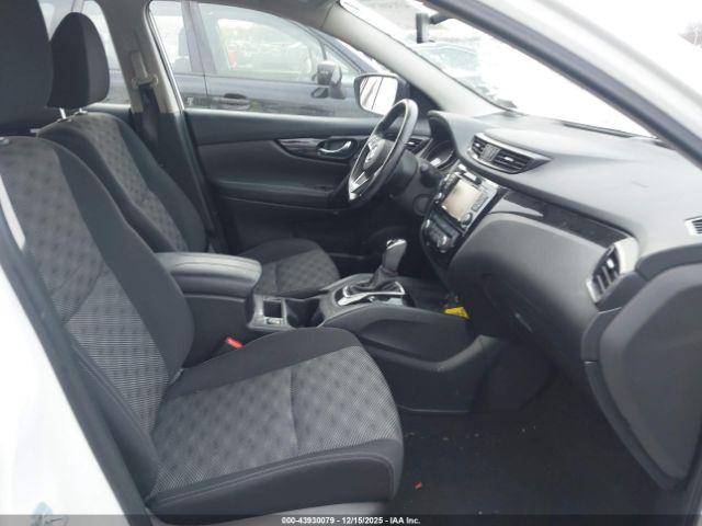 Nissan Rogue Sv Image 2