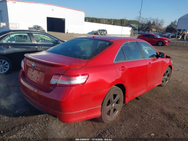Toyota Camry Se Image 8