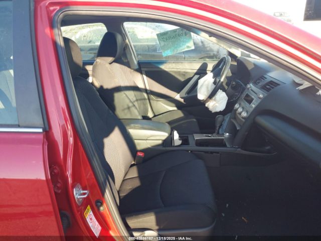 Toyota Camry Se Image 6