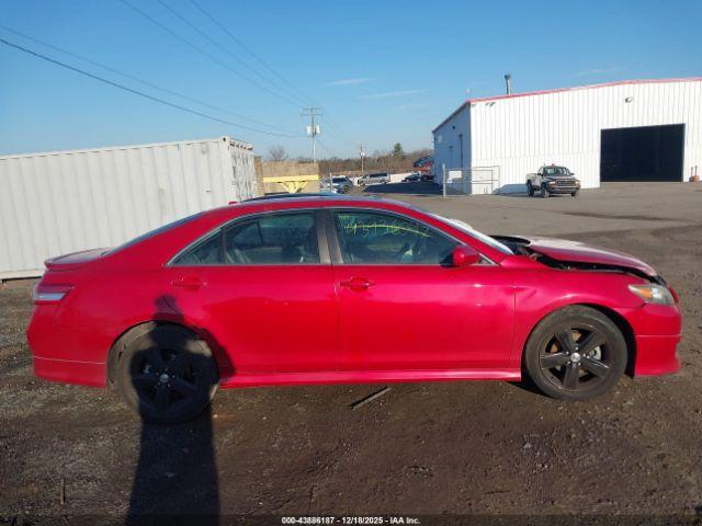 Toyota Camry Se Image 13