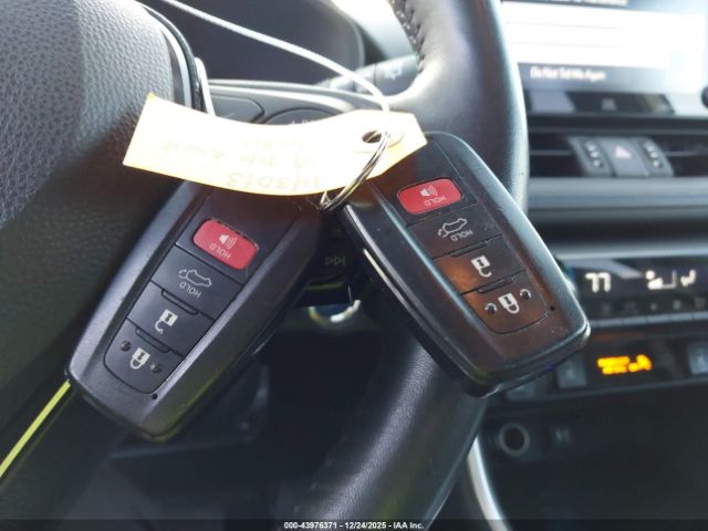 Toyota RAV4 Xse Image 10