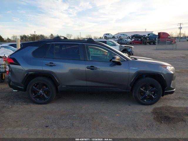 Toyota RAV4 Xse Image 13