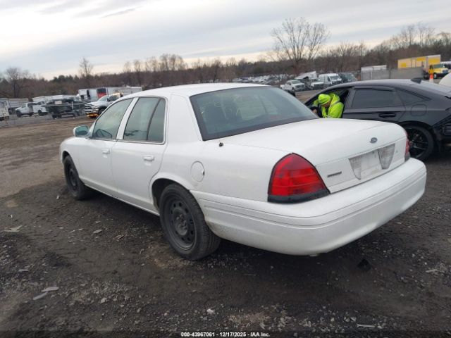 Ford Crown Victoria Image 8