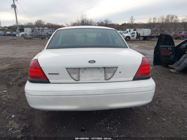 Ford Crown Victoria Image 14