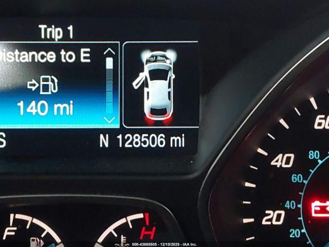 Ford Focus Titanium Image 8