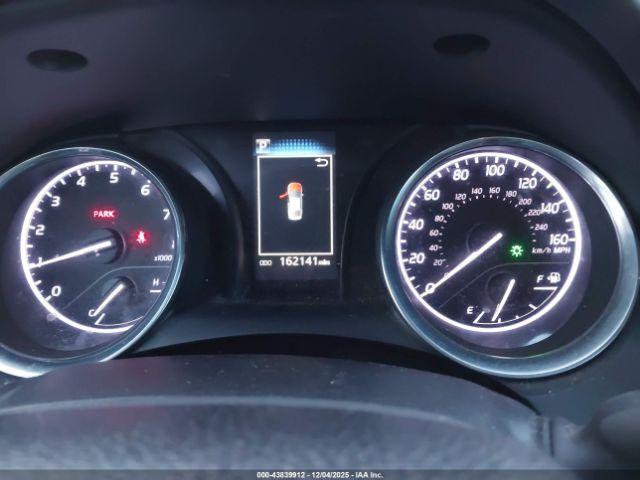 Toyota Camry Le Image 15