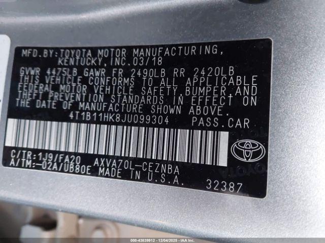 Toyota Camry Le Image 10