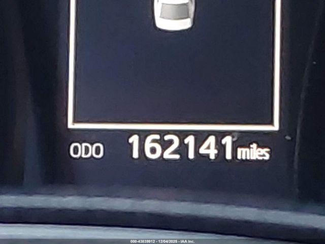 Toyota Camry Le Image 6