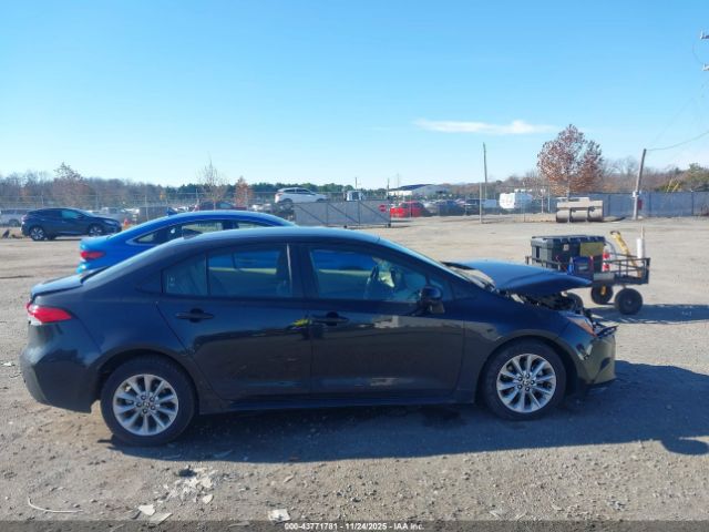 Toyota Corolla Le Image 8