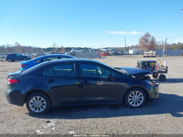 Toyota Corolla Le Image 8