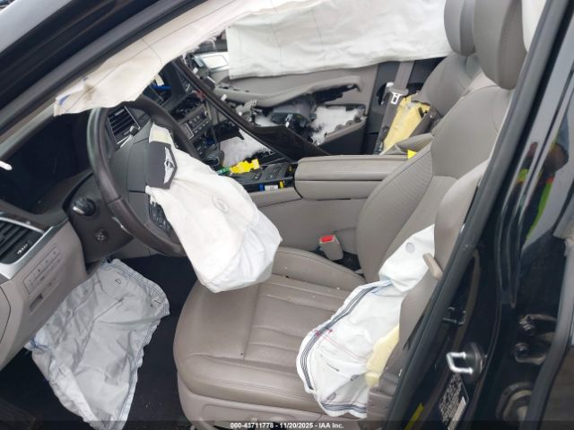 Genesis G80 3.8 Image 3