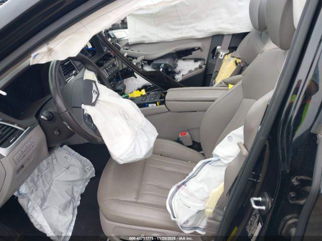 Genesis G80 3.8 Image 3