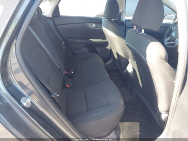 Kia Forte Fe Image 9