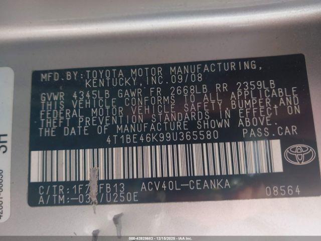 Toyota Camry Le Image 12