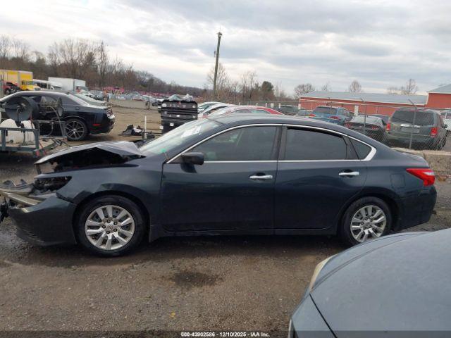 Nissan Altima 2.5 S Image 16