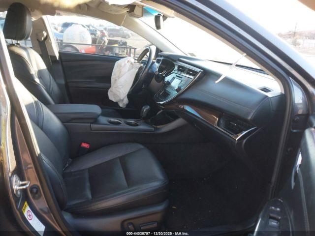 Toyota Avalon Hybrid Xle Touring Image 16