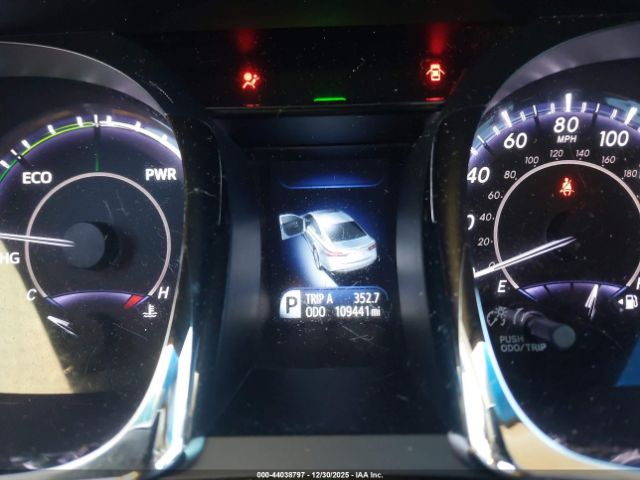 Toyota Avalon Hybrid Xle Touring Image 13