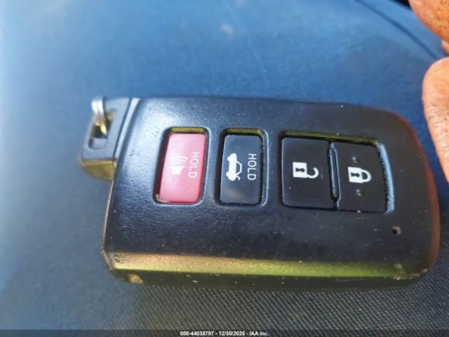 Toyota Avalon Hybrid Xle Touring Image 5