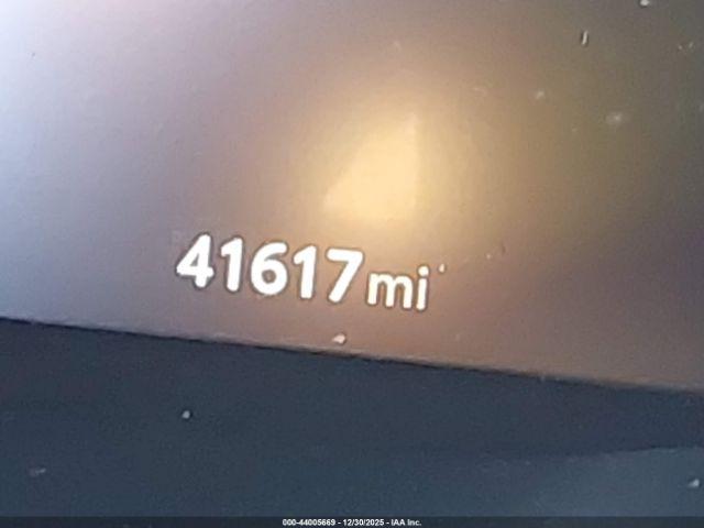 Toyota RAV4 Limited Image 16