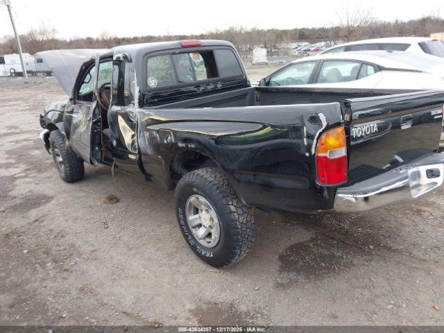 Toyota Tacoma Prerunner Image 9