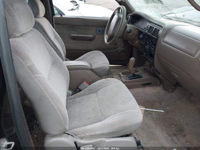 Toyota Tacoma Prerunner Image 15