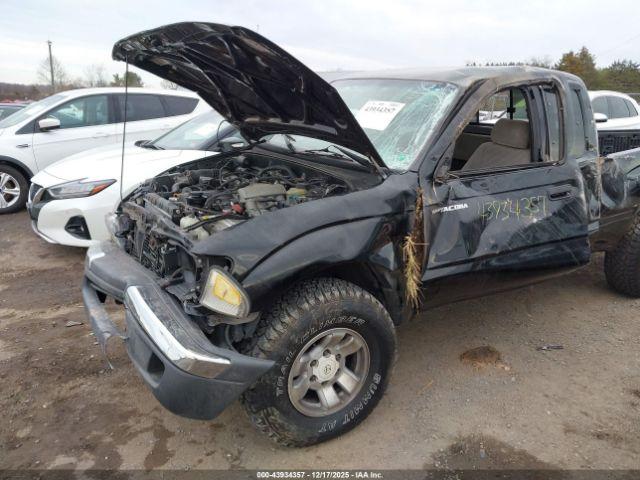 Toyota Tacoma Prerunner Image 16