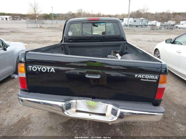 Toyota Tacoma Prerunner Image 3