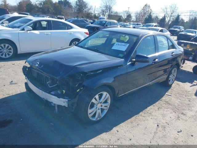 Mercedes-Benz C-Class Luxury 4matic Image 11