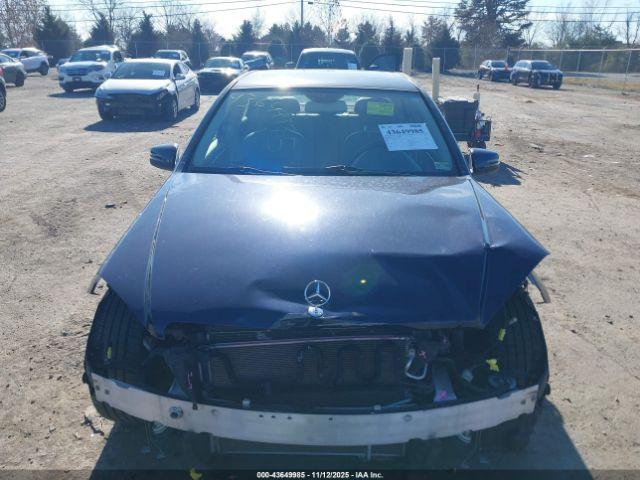 Mercedes-Benz C-Class Luxury 4matic Image 8