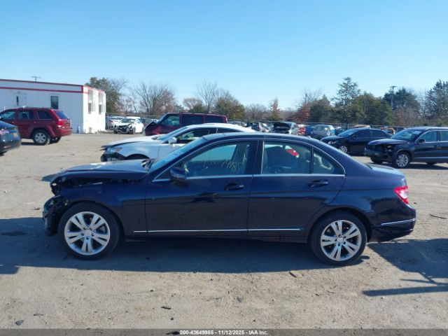 Mercedes-Benz C-Class Luxury 4matic Image 2
