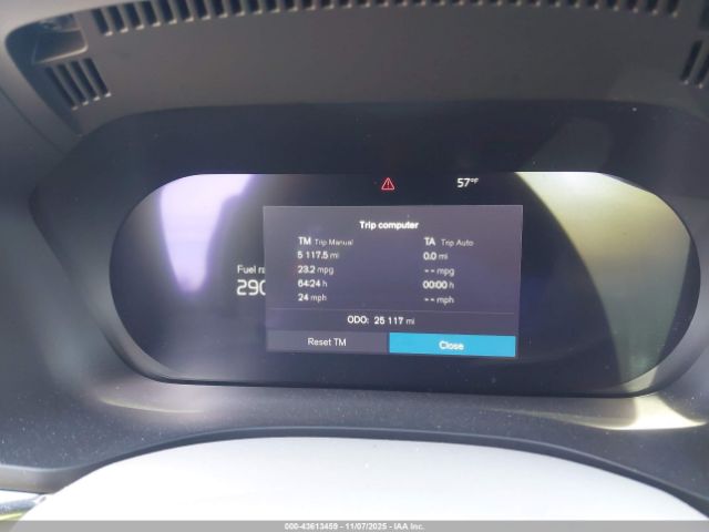 Volvo XC60 B5 Plus Bright Theme Image 2