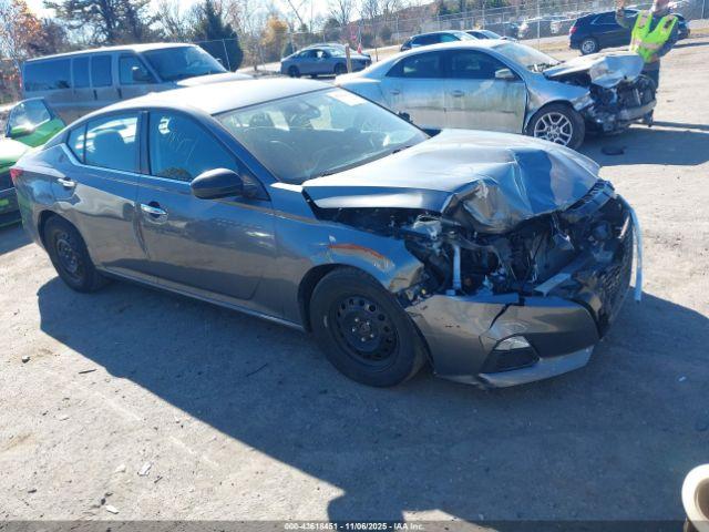  Salvage Nissan Altima