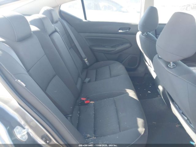 Nissan Altima 2.5 S Image 10