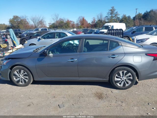 Nissan Altima 2.5 S Image 8