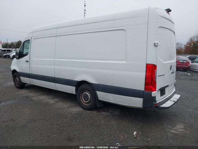 Mercedes-Benz Sprinter 2500 High Roof V6 Image 6