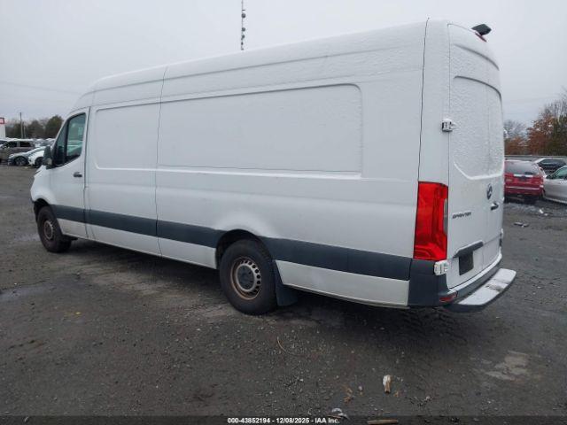 Mercedes-Benz Sprinter 2500 High Roof V6 Image 6