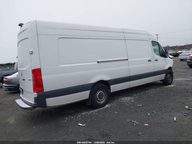 Mercedes-Benz Sprinter 2500 High Roof V6 Image 7