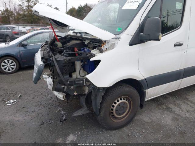 Mercedes-Benz Sprinter 2500 High Roof V6 Image 12
