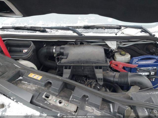 Mercedes-Benz Sprinter 2500 High Roof V6 Image 10