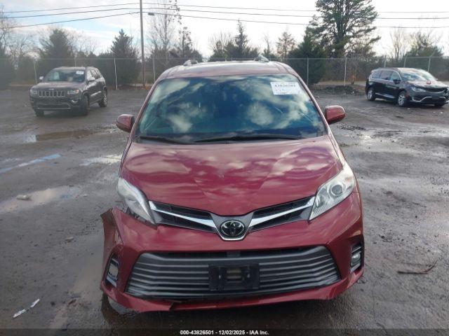 Toyota Sienna Xle 7 Passenger Image 4